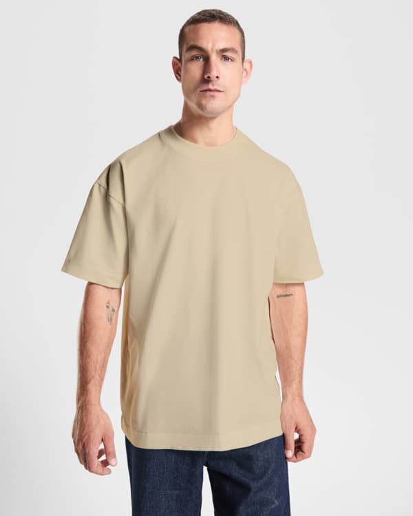 CHOW-Camiseta